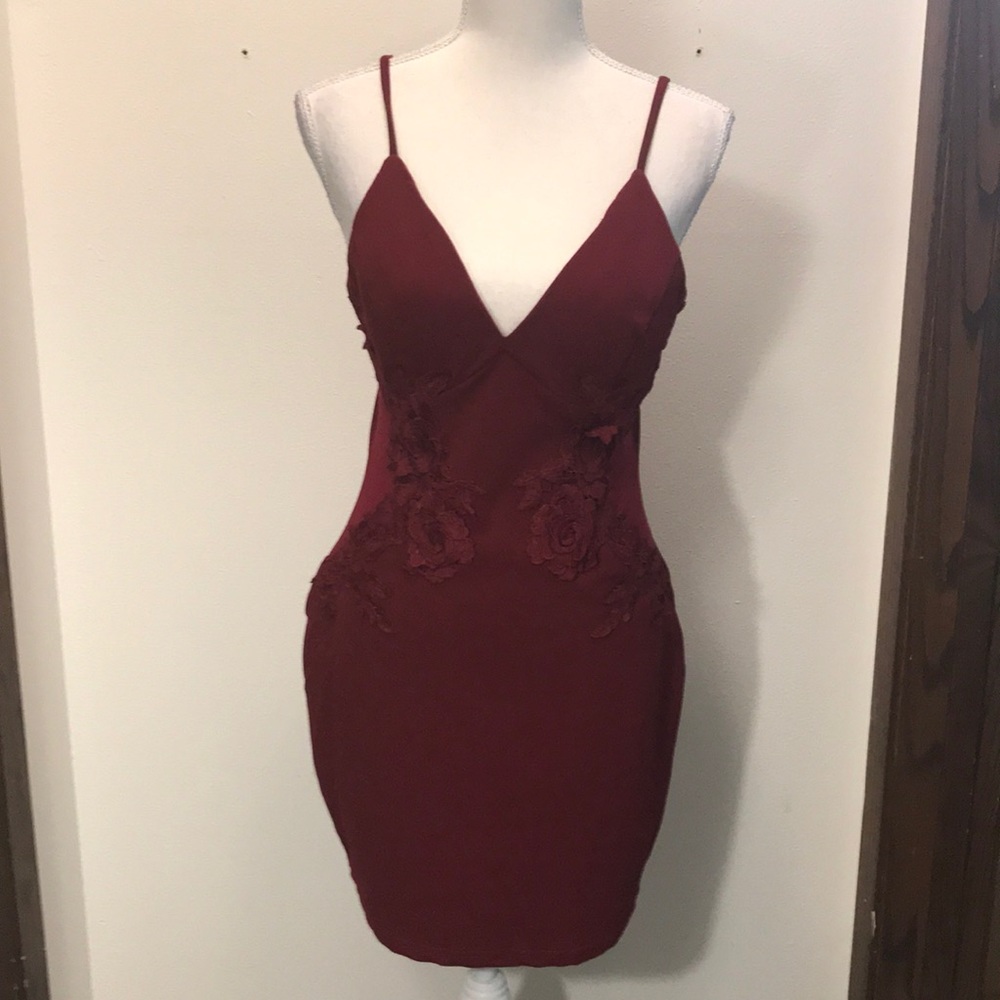 NWOT burgundy dress laced embroidery